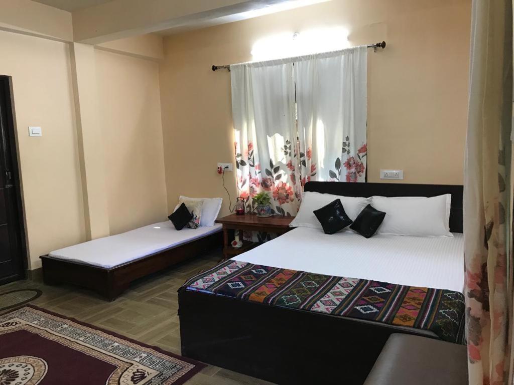 Tenam Garden Homestay Калимпонг Екстериор снимка