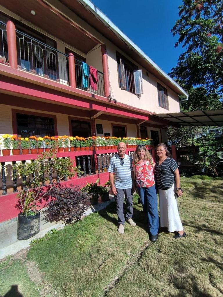 Tenam Garden Homestay Калимпонг Екстериор снимка
